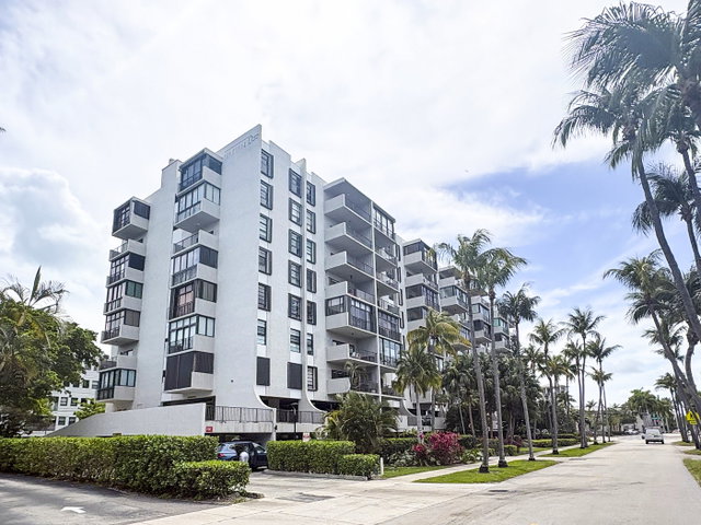 Key Bisc Ambassador Condo photo 2
